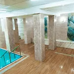 Merkuer Hotel *